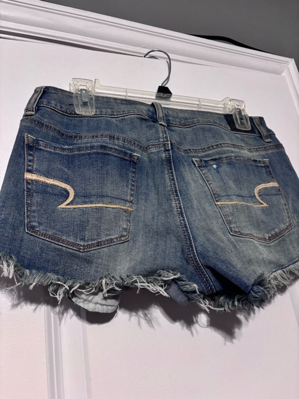 American Eagle Distressed Denim Shorts Frayed Hem Y2K Festival
 US Size 10 - Picture 7 of 9